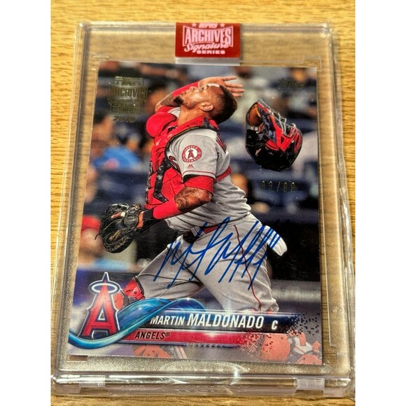 Martin‎ Maldonado 2018 Topps Archives Signature Series Auto #24 /99 - Picture 1 of 7